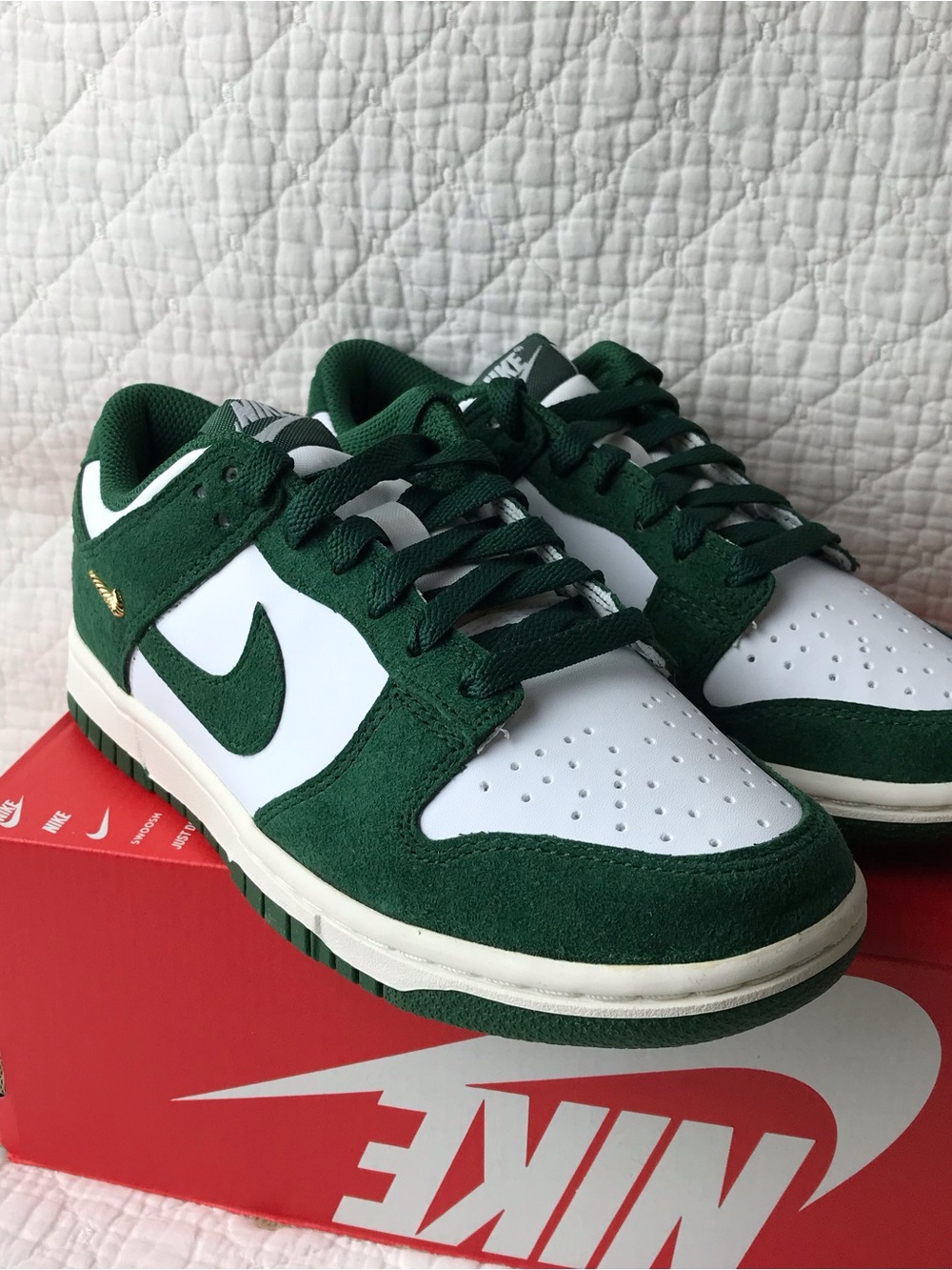 Nike Dunk Low Shoes Women’s SZ 6 Gorge Green Gold Mini Swoosh IB4417 100 - Picture 10 of 12
